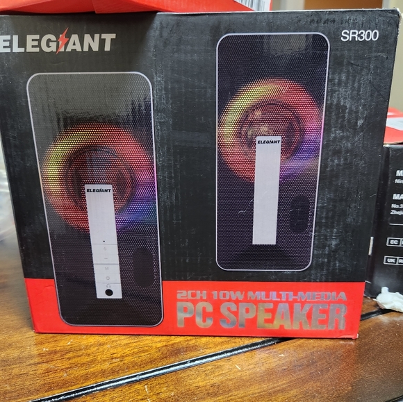 Desk vacuum, PC speakers, Plug and play microphone, blink mini camera - Picture 4 of 9